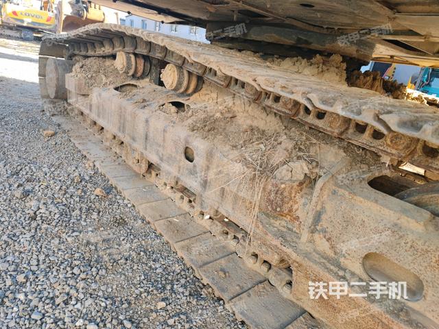 左側(cè)履帶整體?（行走機構(gòu)）