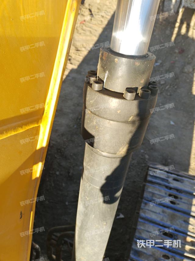 大臂油缸整體?豎拍（工作和回轉(zhuǎn)裝置）