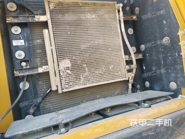 散熱器正面（大件艙室）