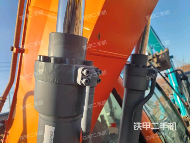 大臂油缸整體?豎拍（工作和回轉(zhuǎn)裝置）