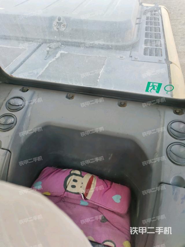 后窗玻璃角標(biāo)（駕駛室部分）