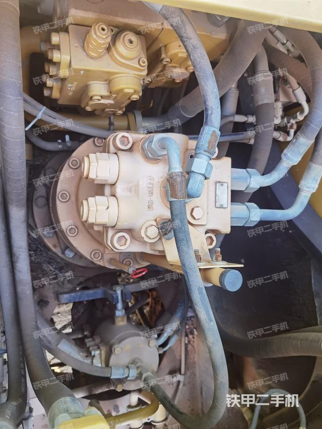 回轉(zhuǎn)馬達（上車部件）