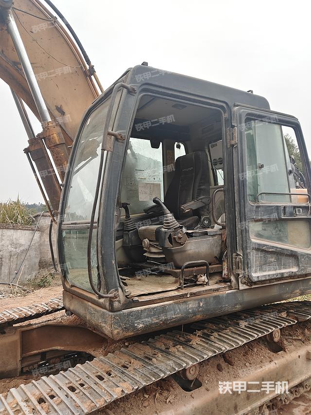 驾驶室整体（整机外观）