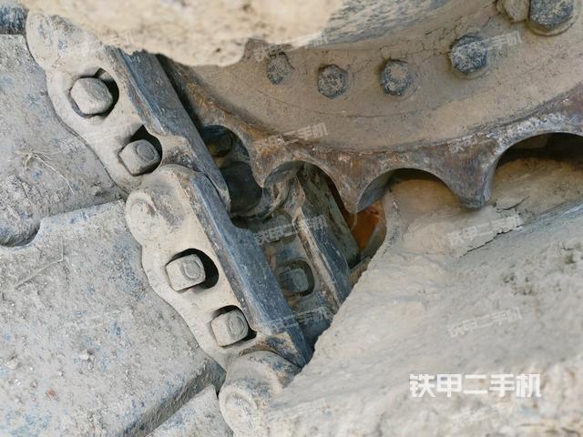 左側(cè)行走馬達(dá)蓋板（行走機(jī)構(gòu)）