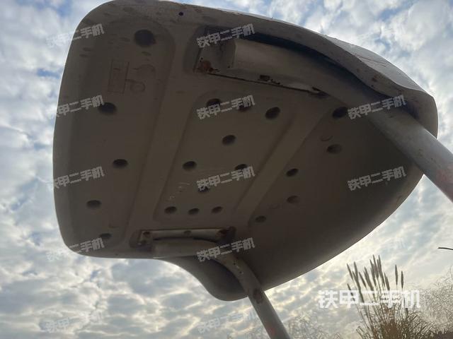 驾驶室顶部（整机外观）