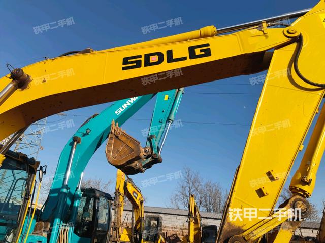 大臂整體?右側（工作和回轉裝置）