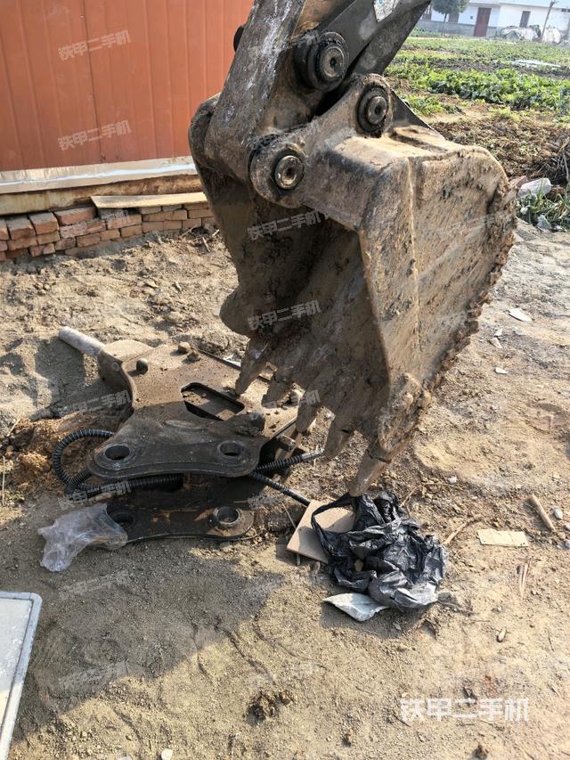 鏟斗右后整體（工作和回轉(zhuǎn)裝置）