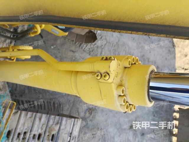 大臂油缸整體?豎拍（工作和回轉(zhuǎn)裝置）