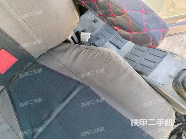 座椅左側(cè)控制臺/音響/含左手柄（駕駛室部分）