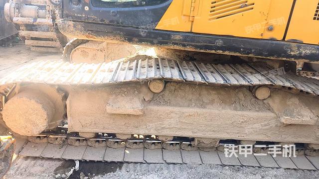 單側(cè)履帶整體（整機(jī)外觀）