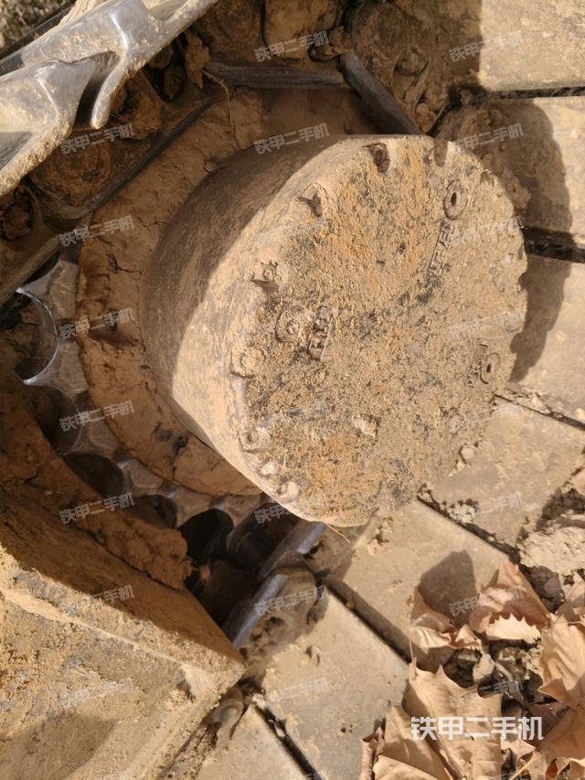 左驅(qū)動輪（行走機構(gòu)）