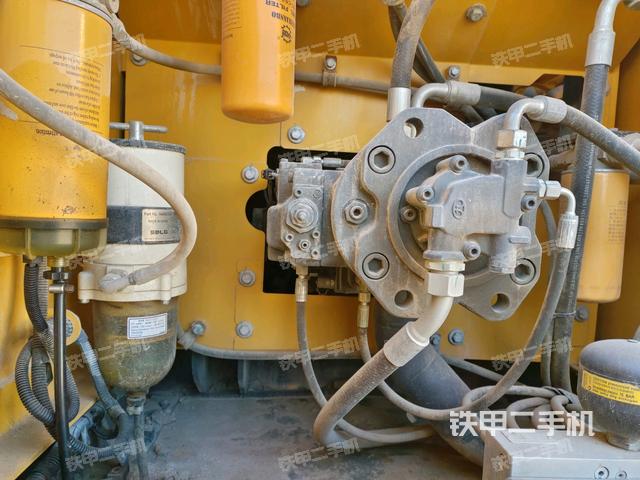 液壓泵斜45?左（大件艙室）