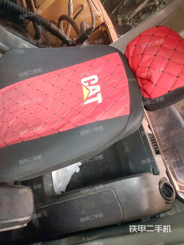 后窗玻璃角標（駕駛室部分）