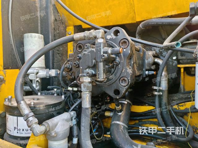 液壓泵斜45?左（大件艙室）