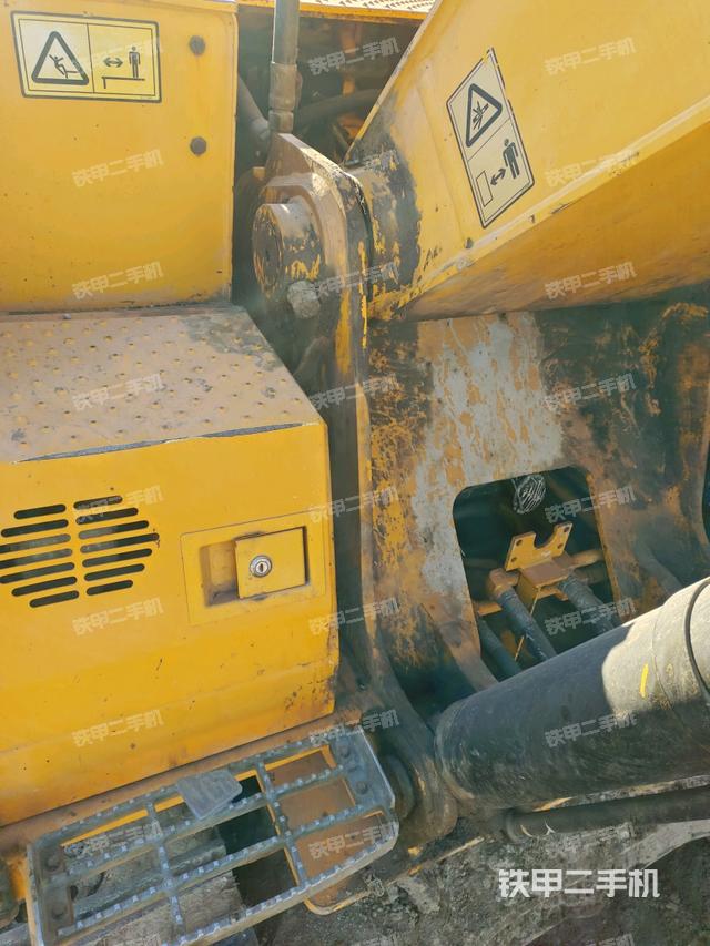 大臂根部?斜視（工作和回轉(zhuǎn)裝置）