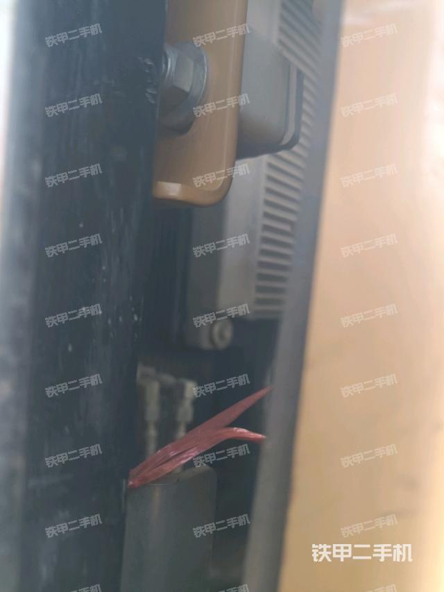 散熱器正面(大件艙室) 散熱器正面(大件艙室)