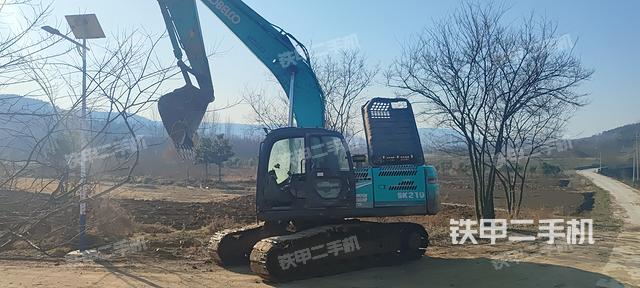 神钢SK200超8挖掘机