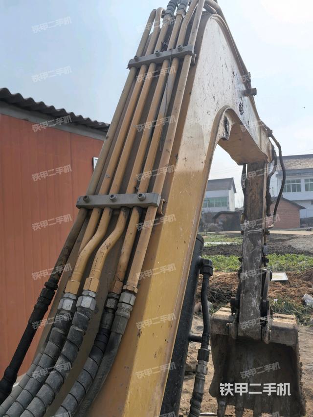 大臂背部俯視（工作和回轉(zhuǎn)裝置）