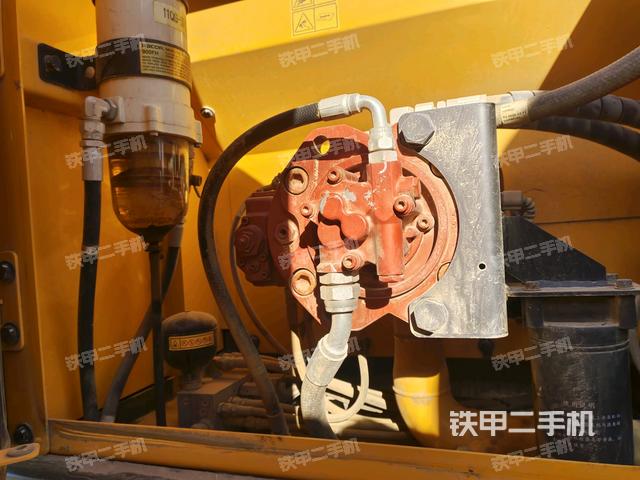 液壓泵斜45?左（大件艙室）