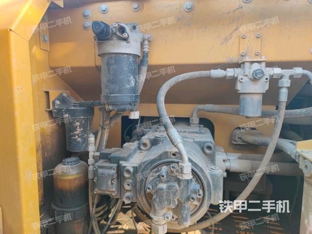 液壓泵斜45?左(大件艙室) 液壓泵斜45?左(大件艙室)