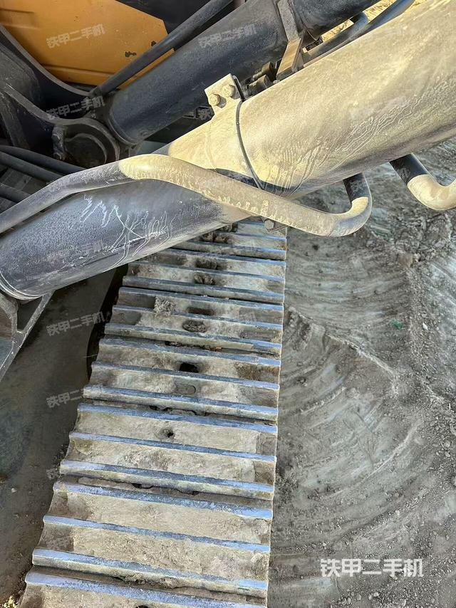 單側(cè)履帶整體（整機(jī)外觀）