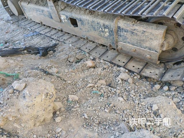 右側履帶整體?（行走機構）