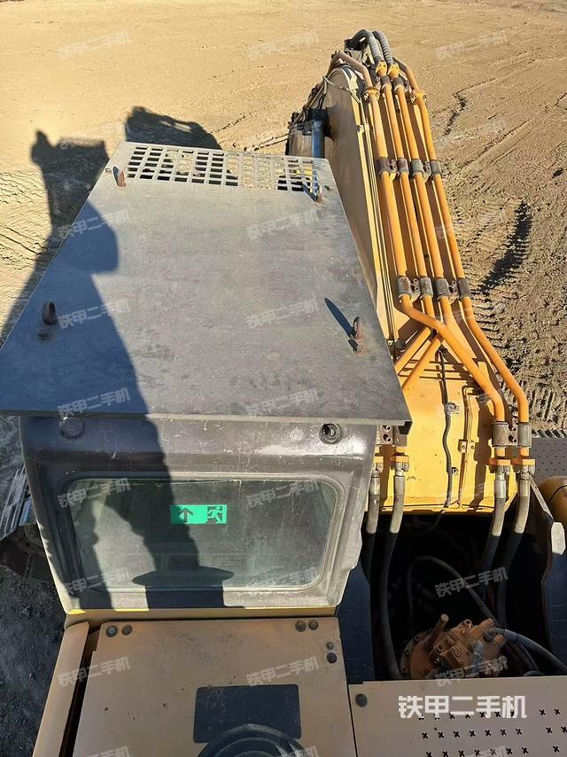 駕駛室頂部（整機(jī)外觀）