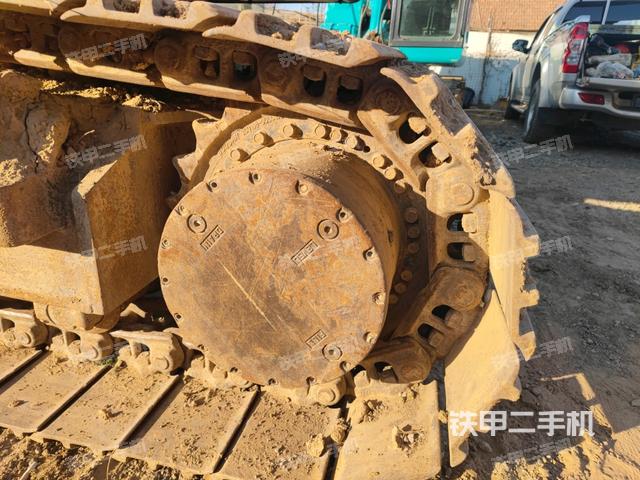 右驅(qū)動輪（行走機構(gòu)）