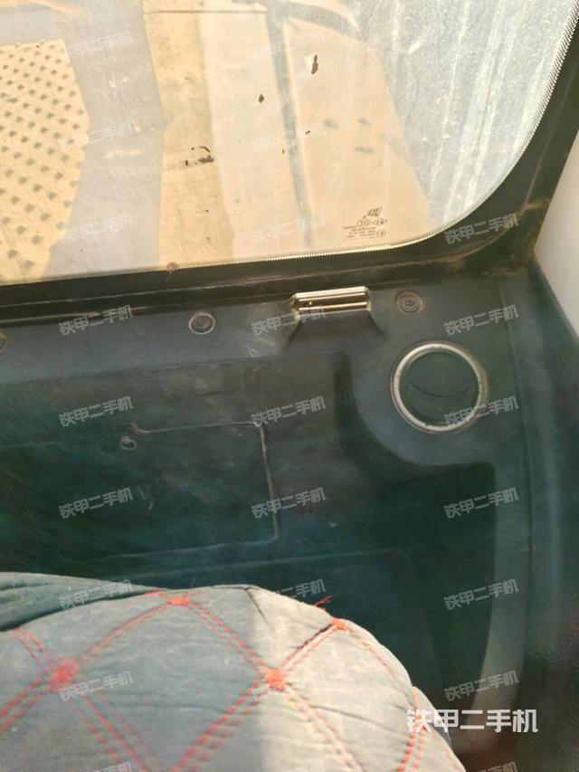 后窗玻璃角標(biāo)（駕駛室部分）