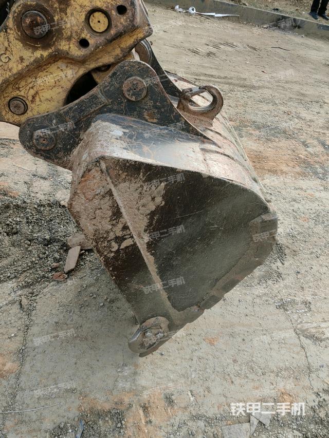 鏟斗45度(工作和回轉(zhuǎn)裝置) 鏟斗45度(工作和回轉(zhuǎn)裝置)