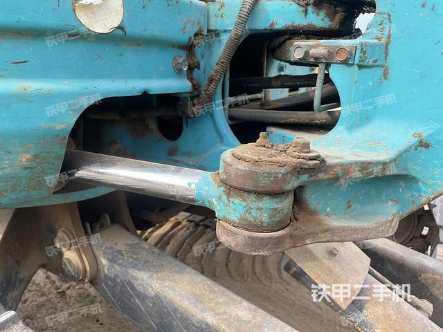 回转马达和主控阀（整机外观）