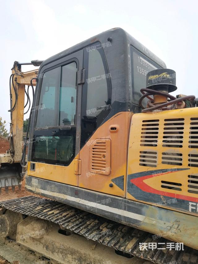 駕駛室左后45度（駕駛室部分）