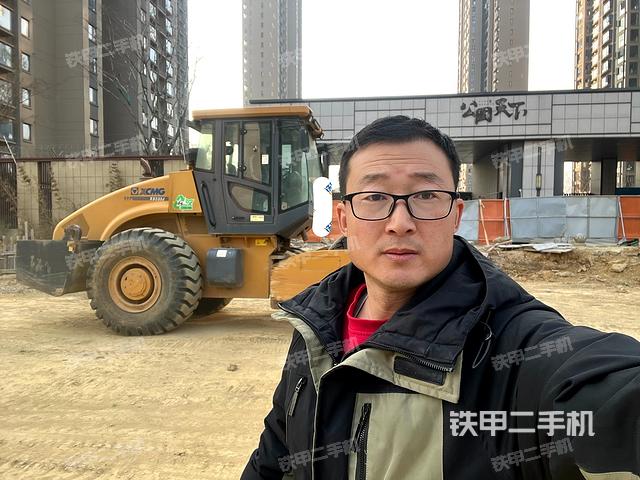 徐工XS263J压路机的设备实拍-第1张实拍照片