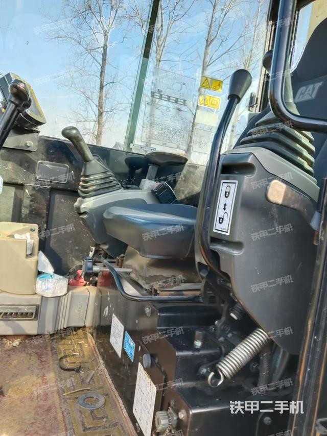 駕駛室整體（整機外觀）