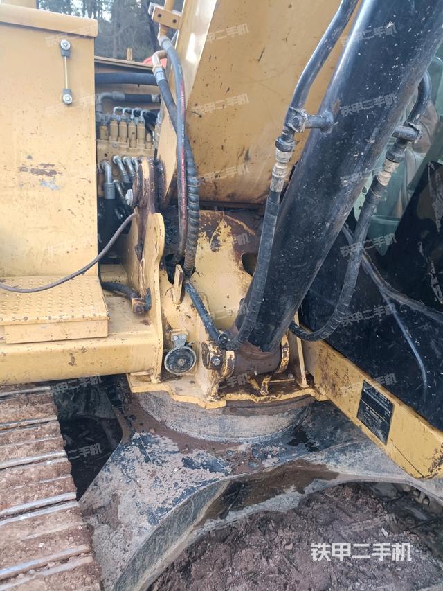 大臂根部?斜(工作和回轉(zhuǎn)裝置) 大臂根部?斜(工作和回轉(zhuǎn)裝置)