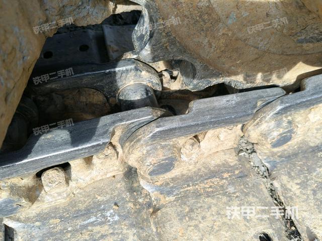 右側(cè)履帶整體?(行走機(jī)構(gòu)) 右側(cè)履帶整體?(行走機(jī)構(gòu))