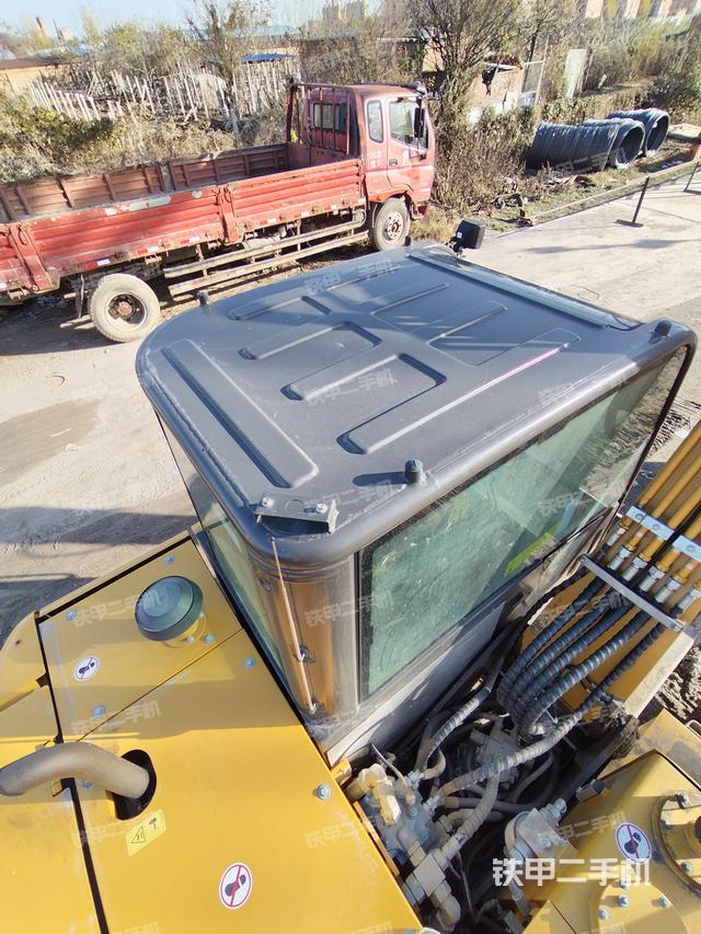 駕駛室頂部（整機(jī)外觀）