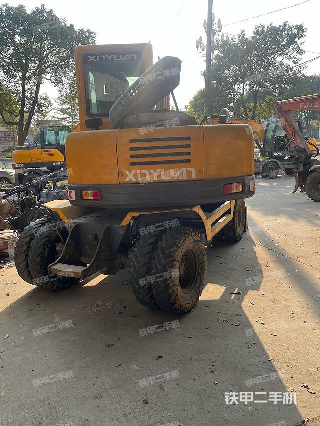 驾驶室整体（整机外观）