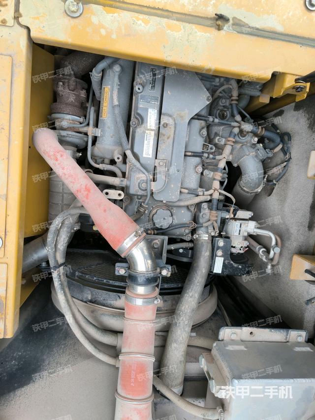 發(fā)動(dòng)機(jī)室（上車部件）