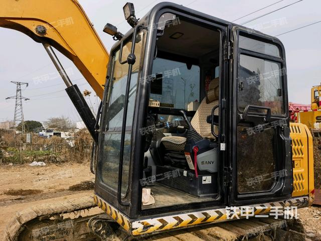 駕駛室整體（整機(jī)外觀）