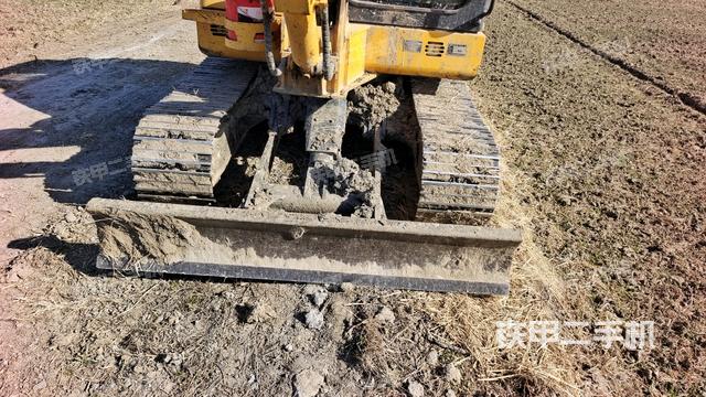 轉(zhuǎn)盤和下車架正前（工作和回轉(zhuǎn)裝置）