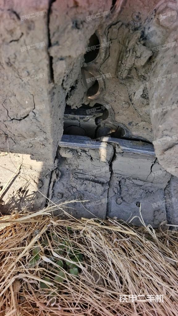 左驅(qū)動輪（行走機(jī)構(gòu)）