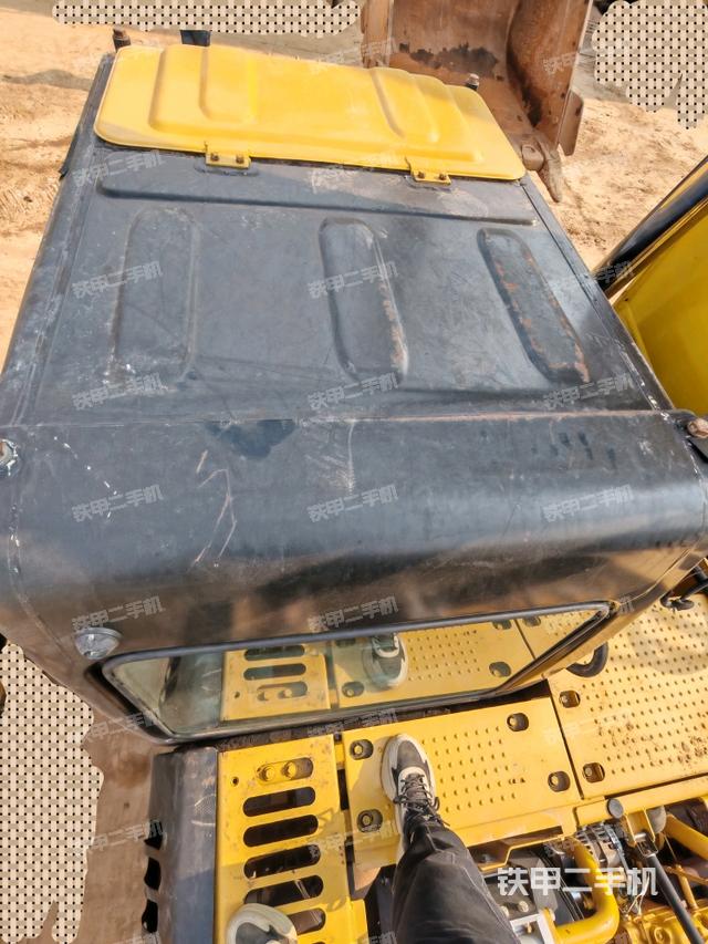 駕駛室頂部（整機(jī)外觀）