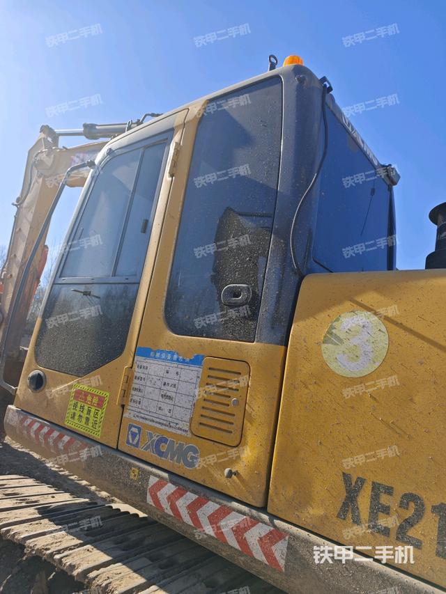 駕駛室頂部（整機(jī)外觀）