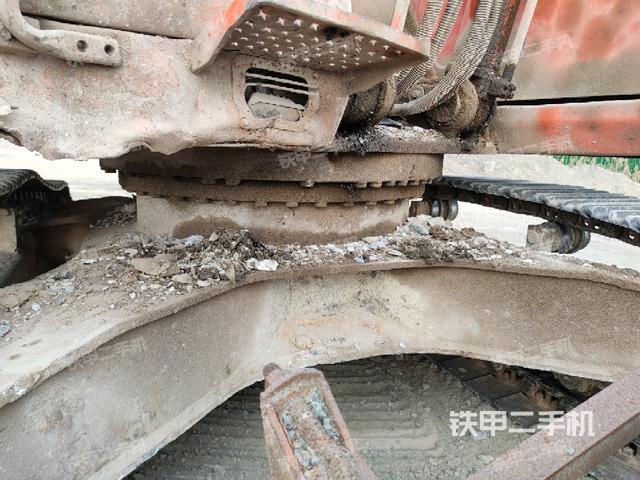 转盘和下车架正前（工作和回转装置）