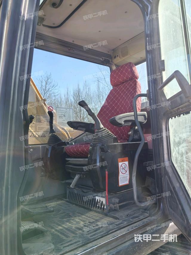 駕駛室整體（整機(jī)外觀）