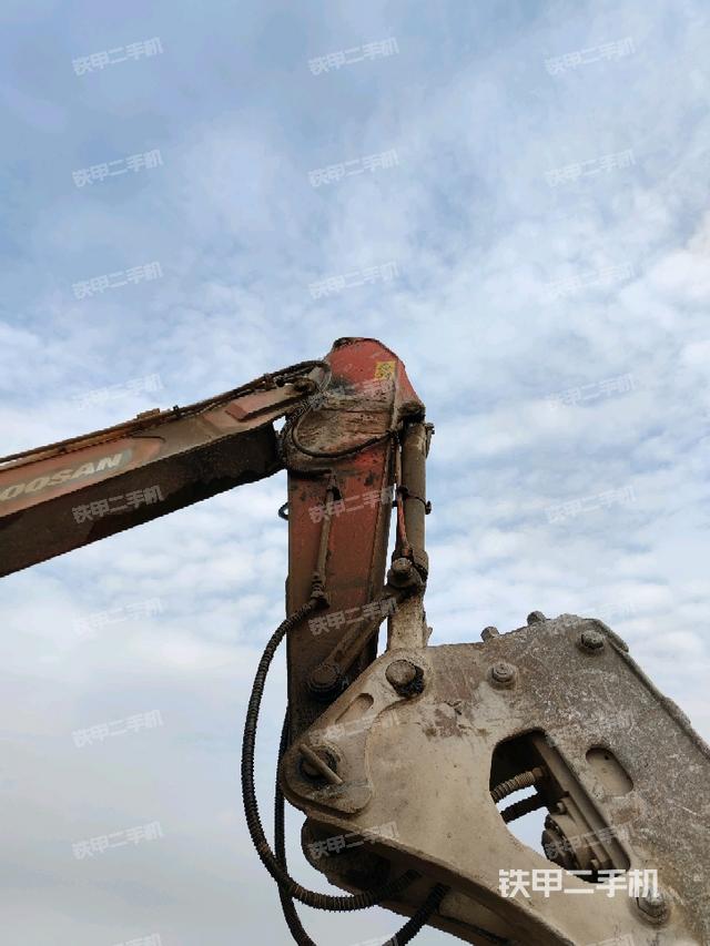 小臂整体右前（工作和回转装置）