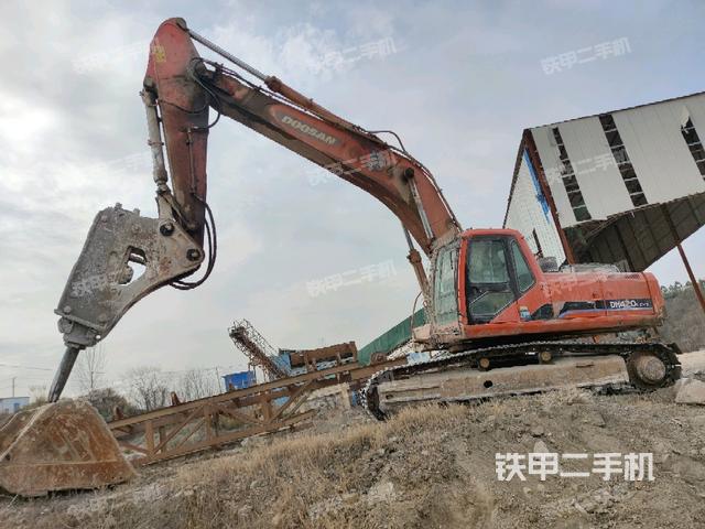 斗山DH370LC-7挖掘机