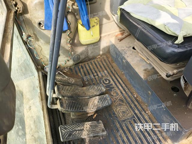 座椅左側(cè)控制臺(tái)/音響/含左手柄(駕駛室部分) 座椅左側(cè)控制臺(tái)/音響/含左手柄(駕駛室部分)