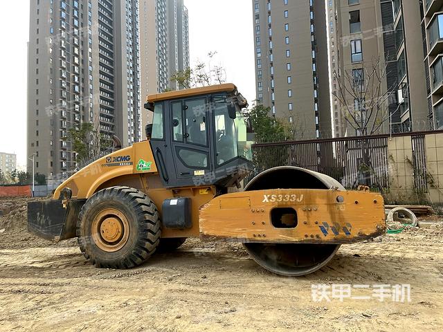 右后45°（壓路機(jī)整機(jī)外觀）